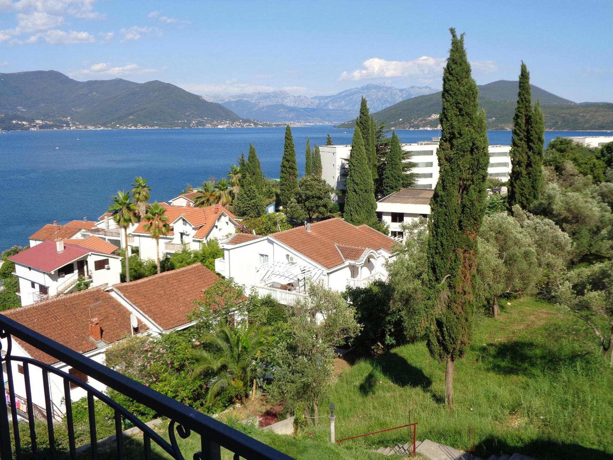 Villa Boka Sunrise Apartments Herceg Novi Esterno foto